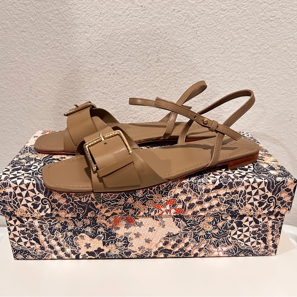 Ulla Johnson Sofia Leather Buckle Flat Sandals in Sand, Size 37, New in Box